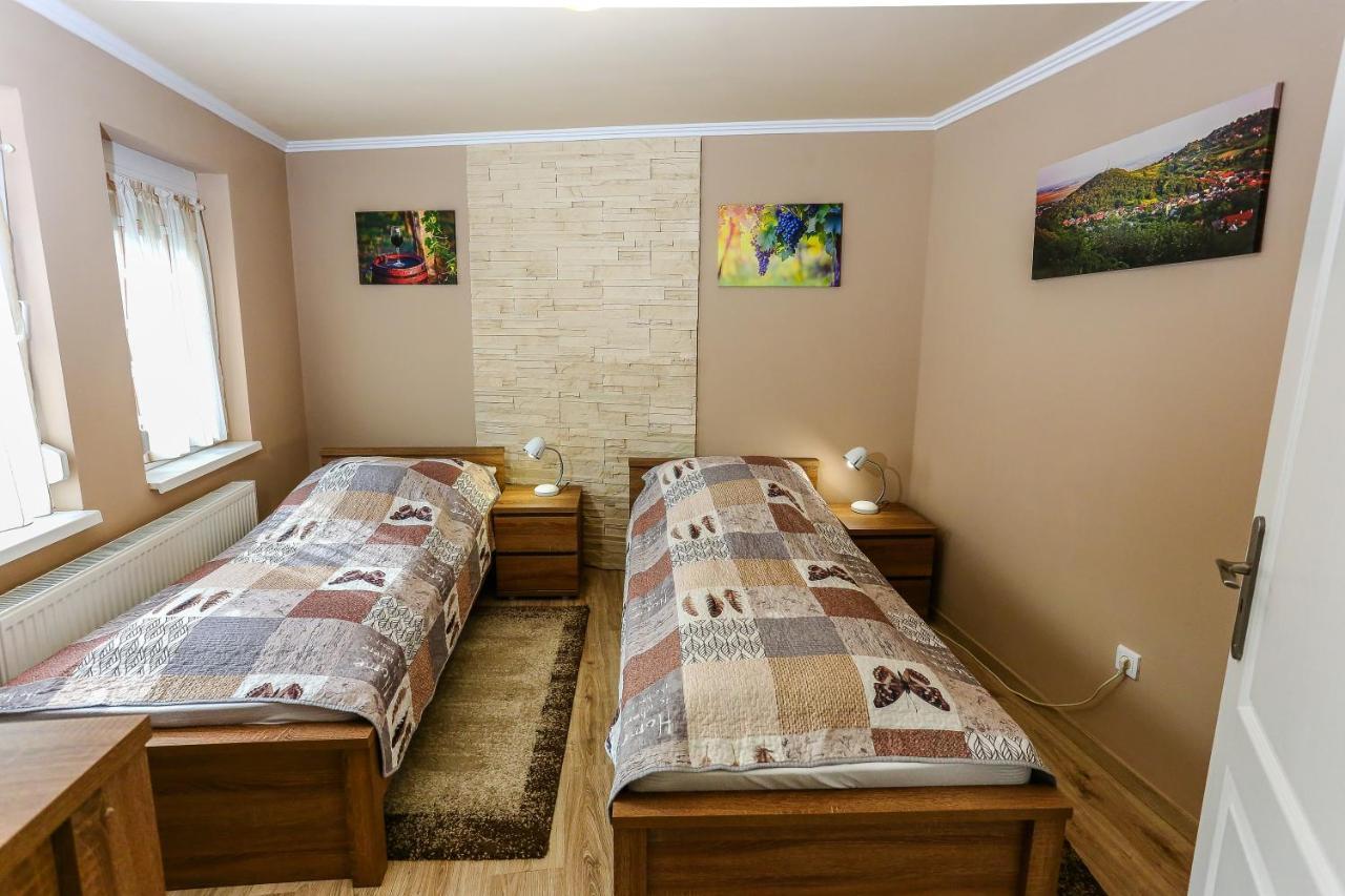 Gardi Apartman Szekszard Ngoại thất bức ảnh