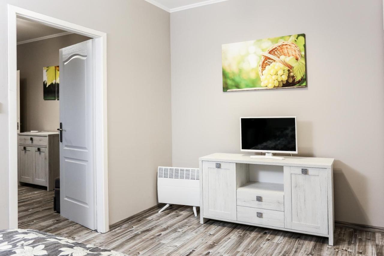 Gardi Apartman Szekszard Ngoại thất bức ảnh